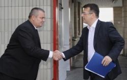 Minister Uhliarik debatoval s lekármi DFNsP, väčšinu nepresvedčil