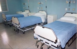 Vláda: MZ: Na Slovensku bude treba redukovať vyše 6000 lôžok