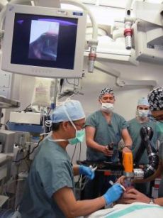 Unikátny robot pre intubáciu pacienta
