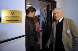 Lekárskym odborom sa nepáči, že Uhliarika naháňajú ako líšku v nore