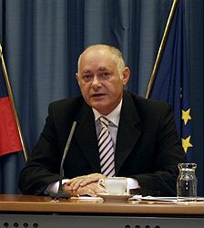 Pod hromadnou pripomienkou nie je podľa Valentoviča dosť podpisov